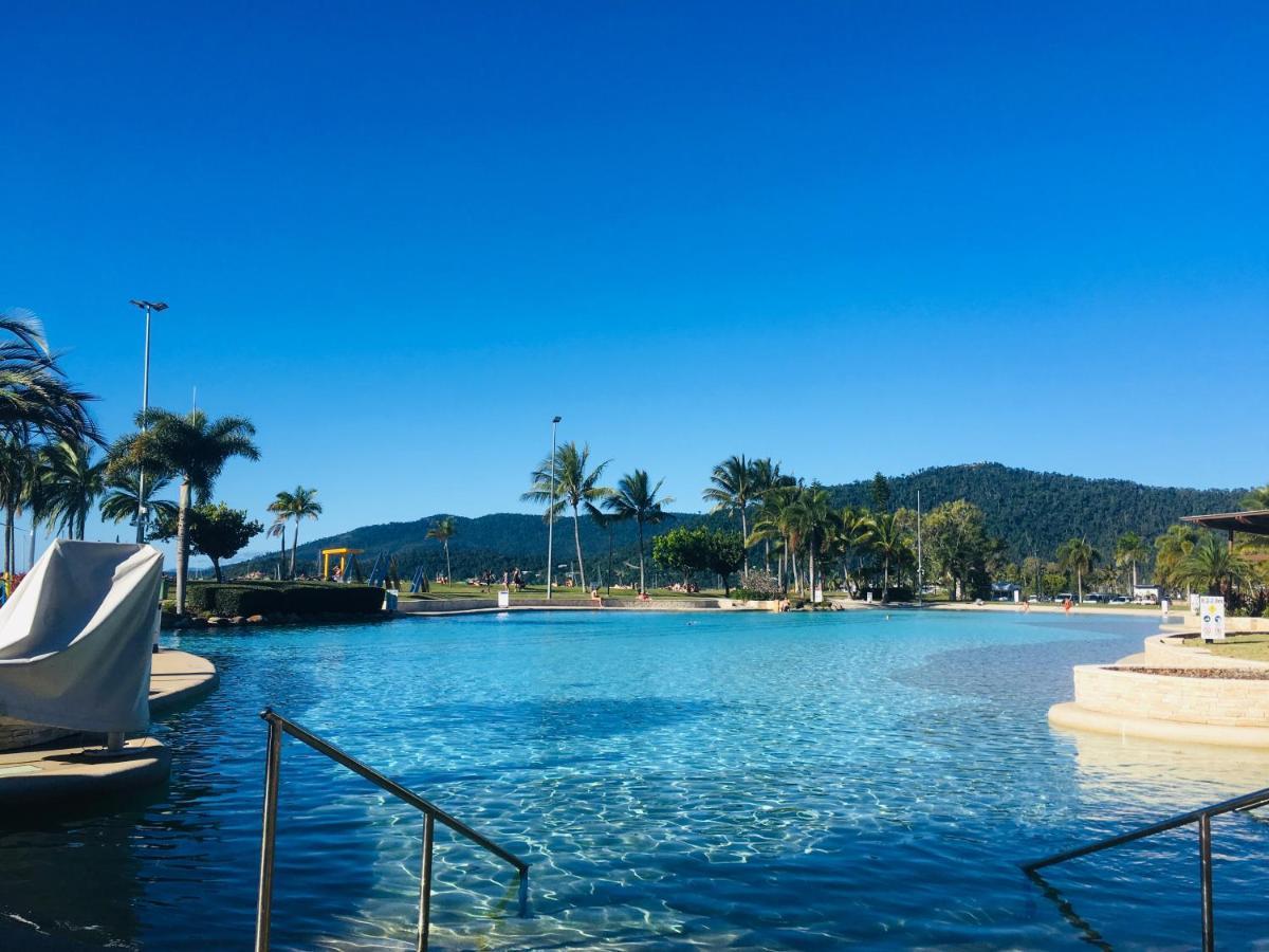 Hostel Backpackers By The Bay Airlie Beach Exteriér fotografie